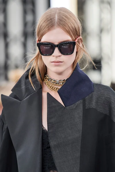 Look 125